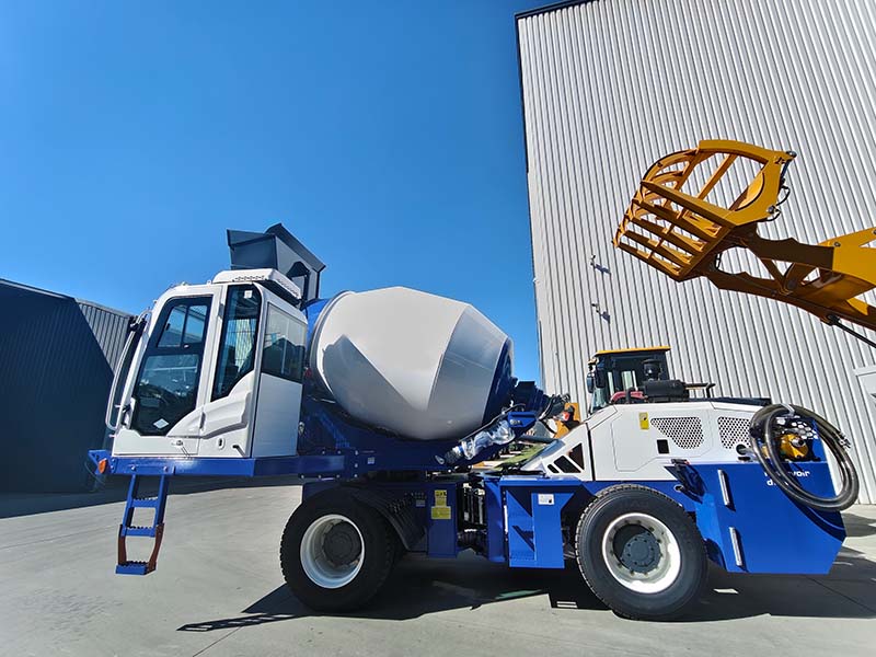 3.5m³ Self Loading Mobile Concrete Mixer Truck